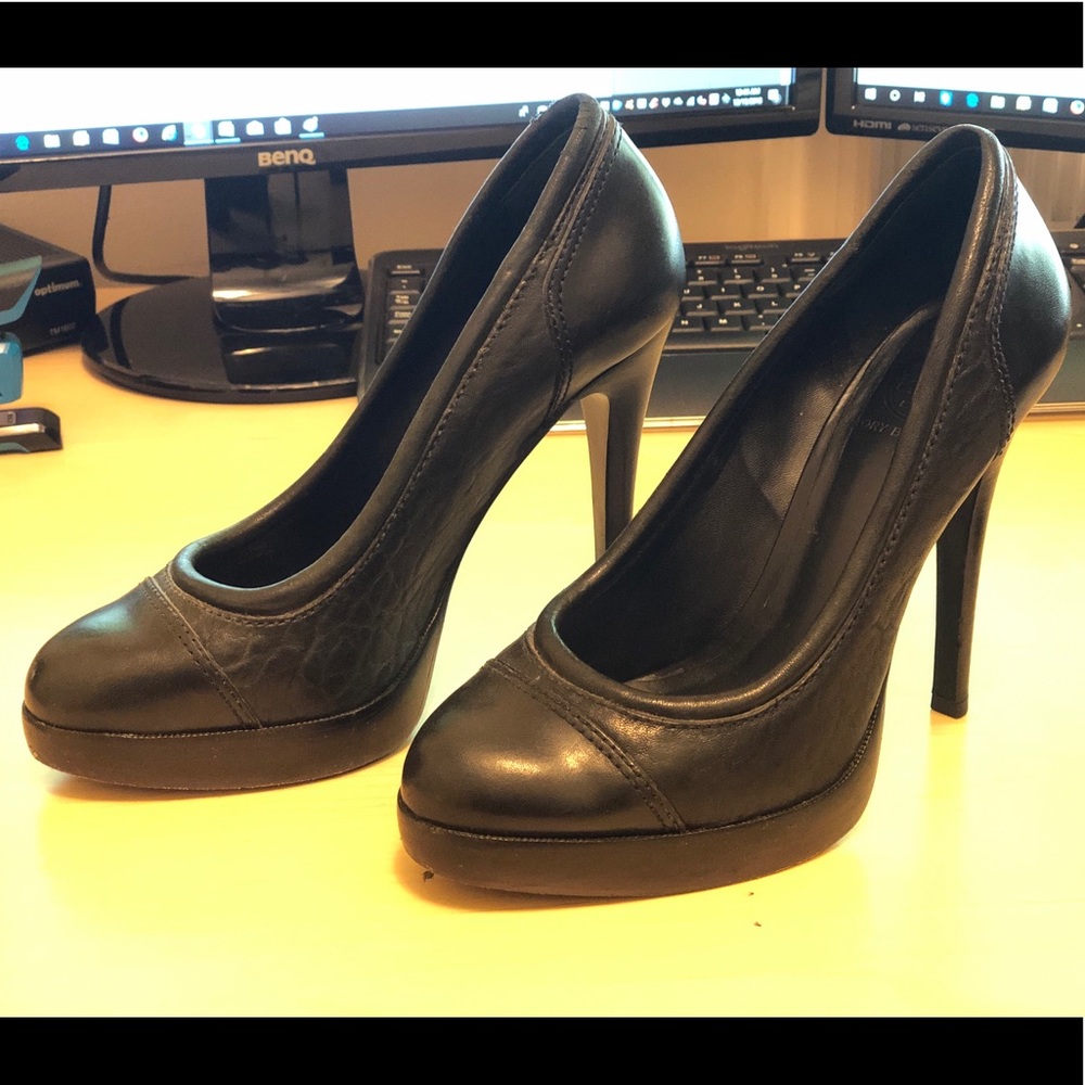Tory Burch black leather stiletto Pumps